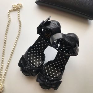 Pinup Couture black ankle strap heels. In a size 6